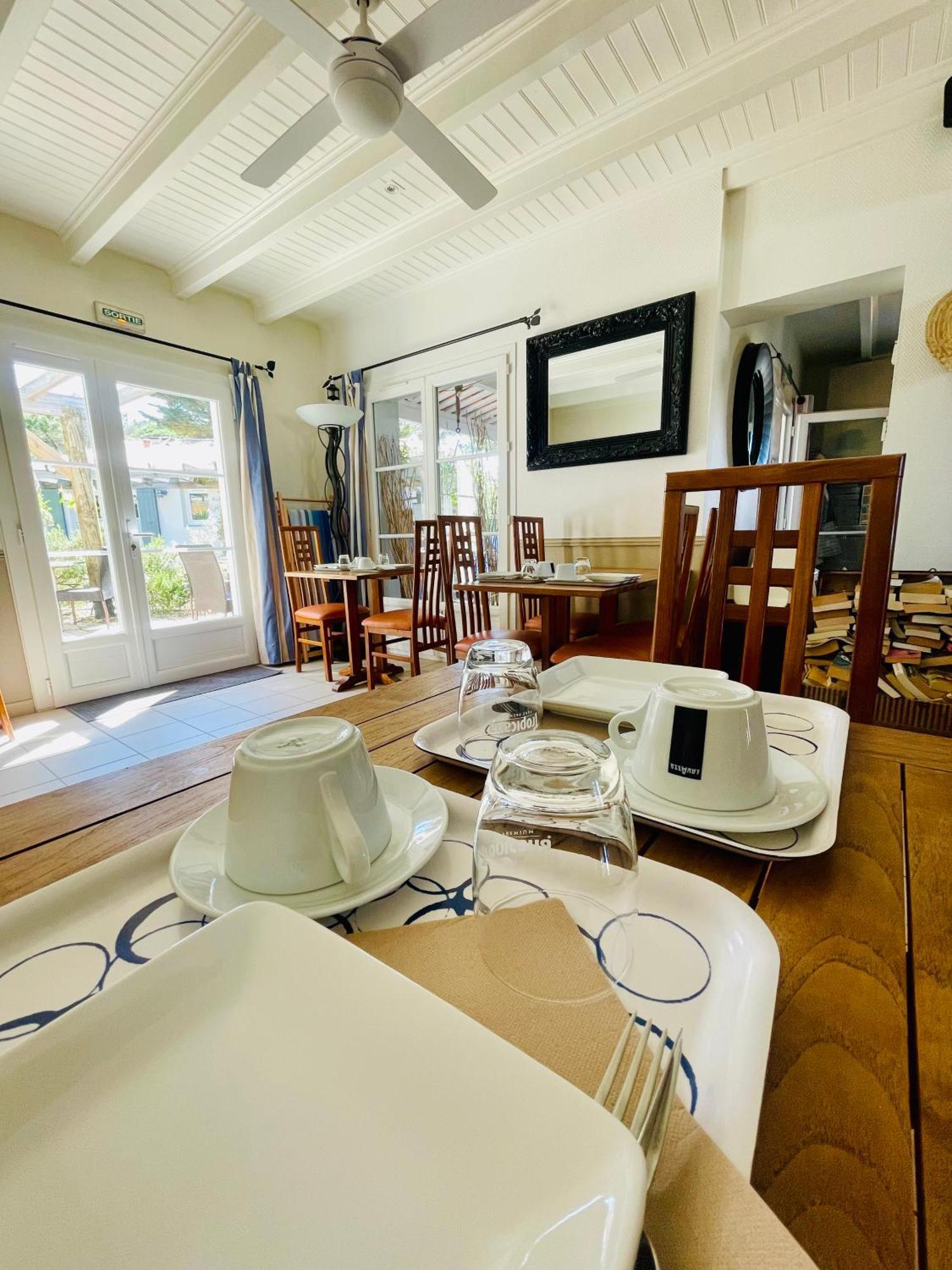 La Villa - Hotel Bien Etre เลอบัวส์-ปลาจ-อ็อง-เร ภายนอก รูปภาพ