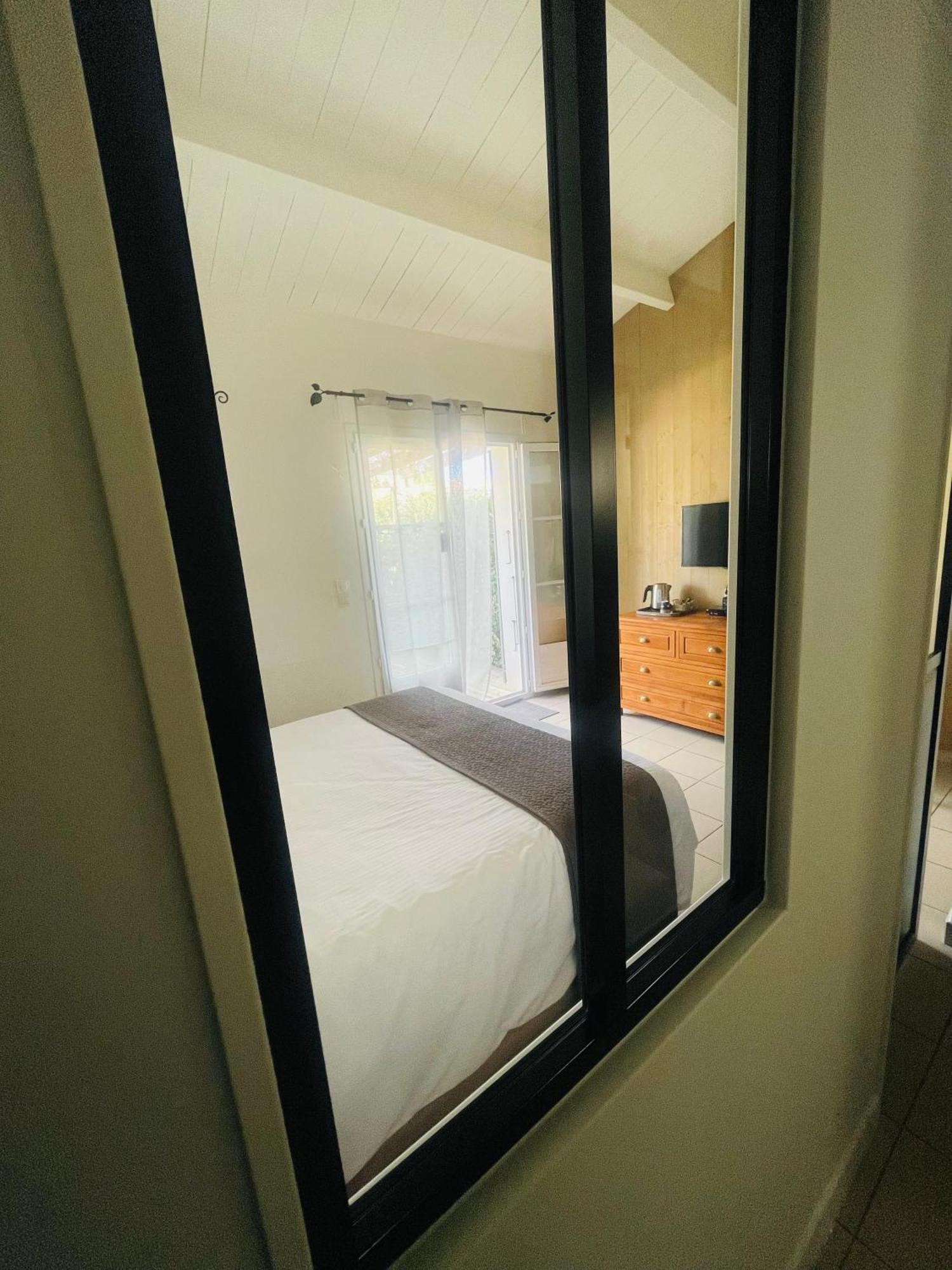 La Villa - Hotel Bien Etre เลอบัวส์-ปลาจ-อ็อง-เร ภายนอก รูปภาพ