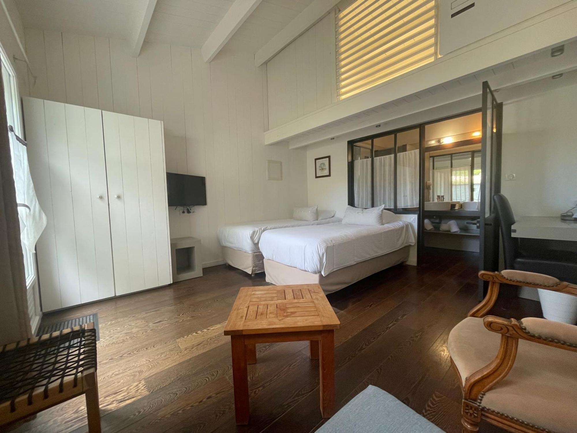 La Villa - Hotel Bien Etre เลอบัวส์-ปลาจ-อ็อง-เร ภายนอก รูปภาพ